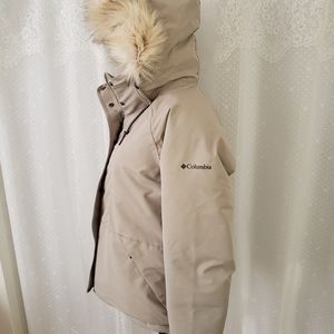 LIKE NEW Columbia winter jacket